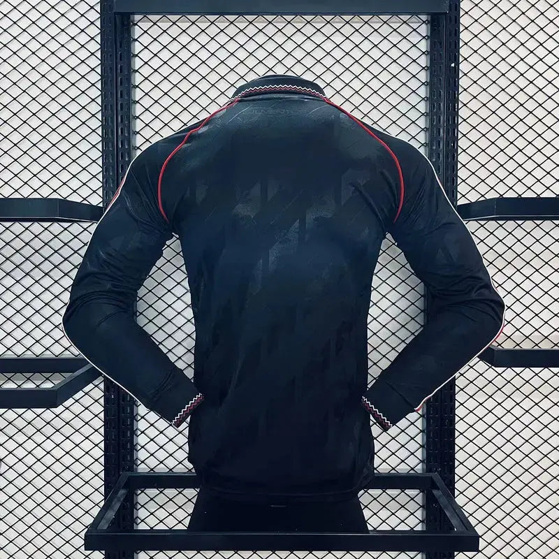 MAILLOT RETRO MANCHESTER UNITED 2024/2025  VERSION MANCHES LONGUES