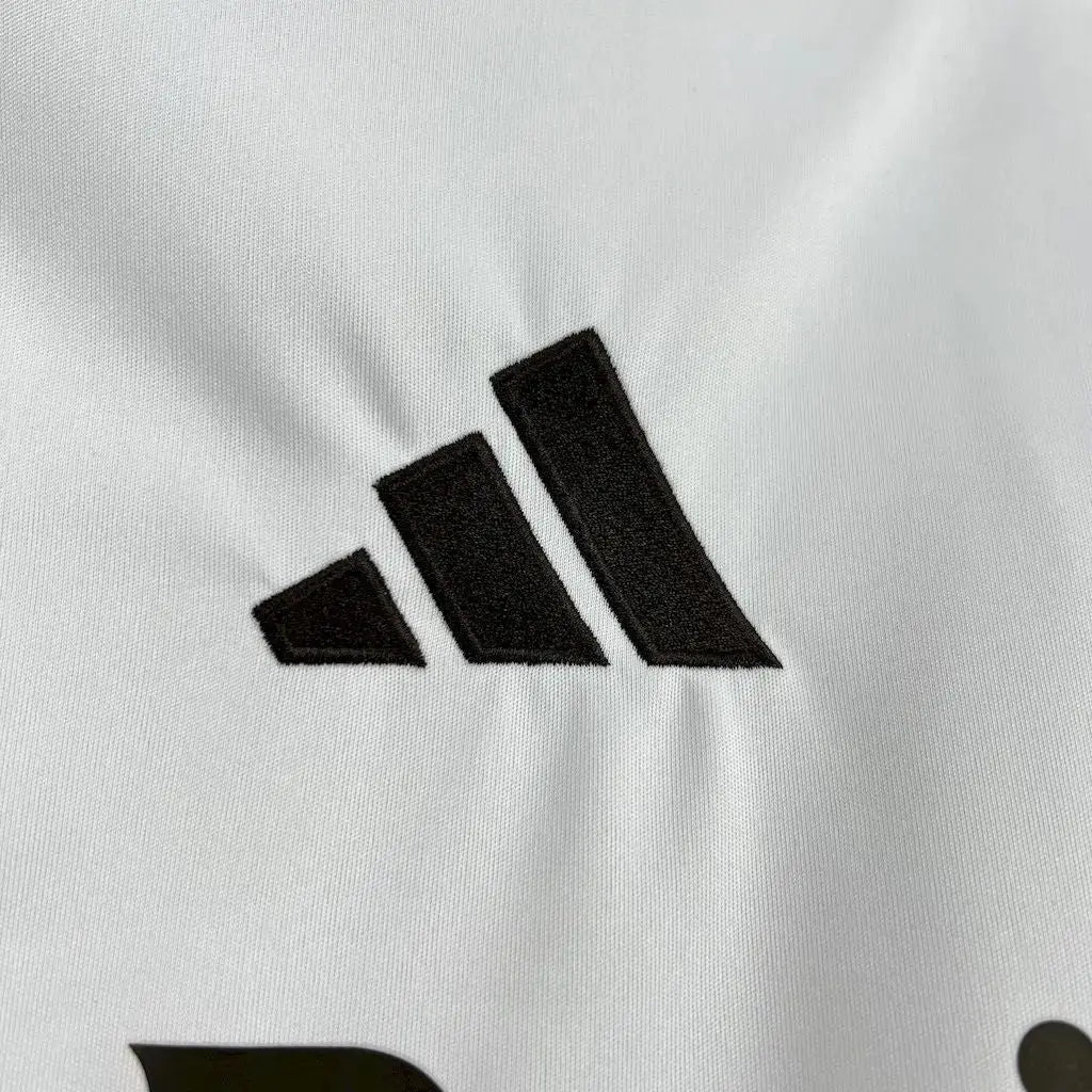 Maillot domicile du Real Madrid 25/26