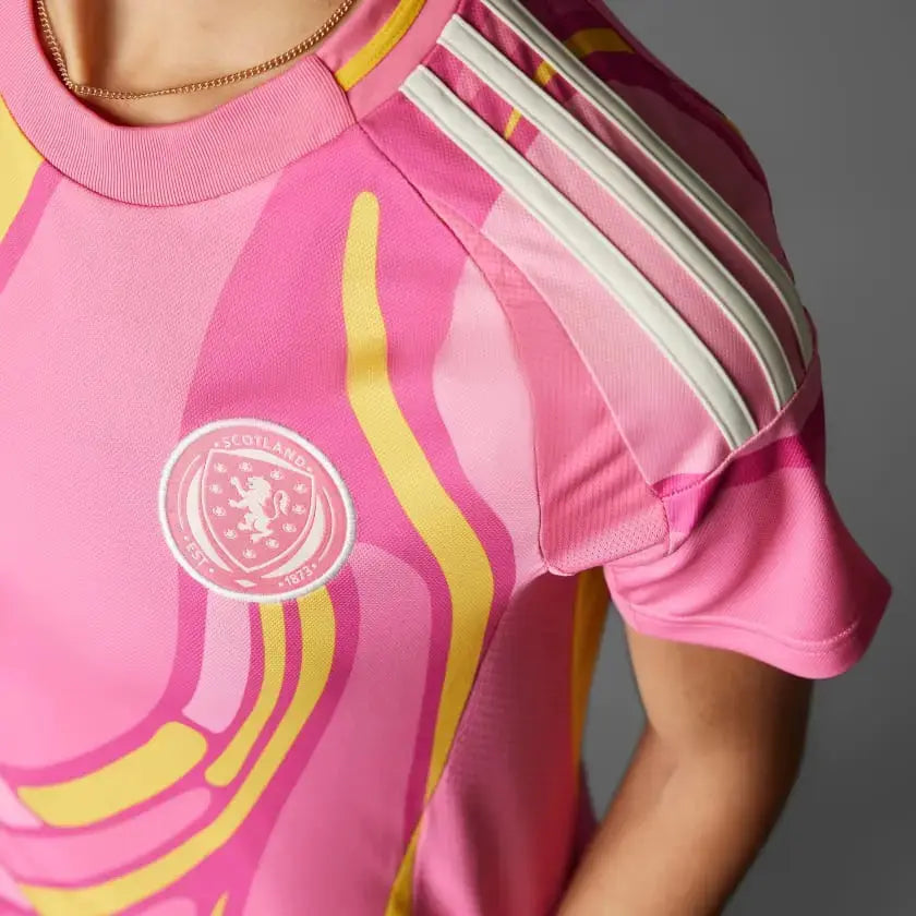 Maillot de l'Écosse feminin " Rose " 2025