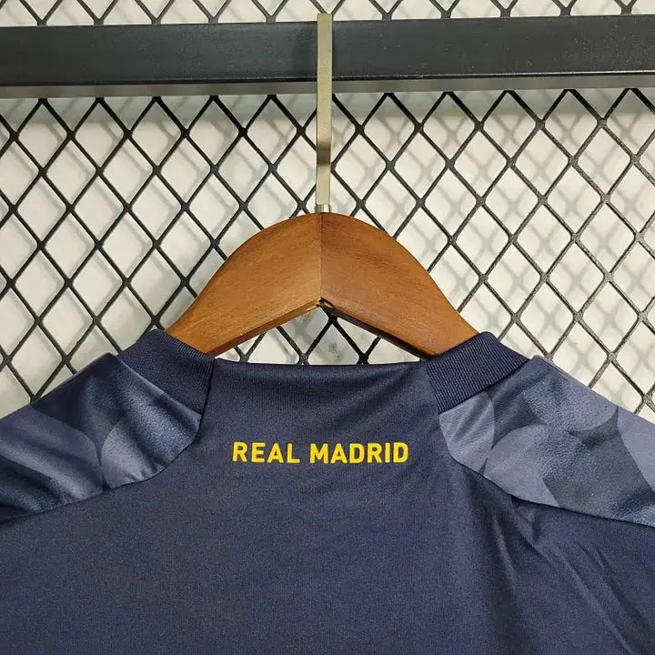 MAILLOT ENFANT REAL MADRID EXTERIEUR 2023/2024